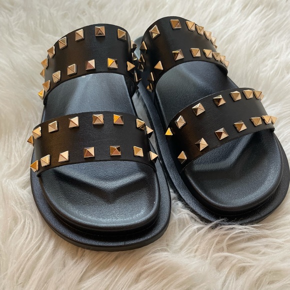 Black Double Strap Spiked Footbed Sandals - Picture 3 of 10